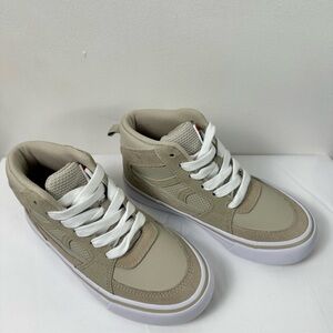Airwalk Youth Boys High Sneakers Size 1 Lace Up Shoes Beige Tan New Without Tags